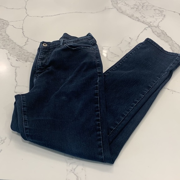 Levis Women’s Perfectly Slimming Skinny Leg Dark Blue Denim Jean. Size 31‎ (635) - Picture 5 of 16